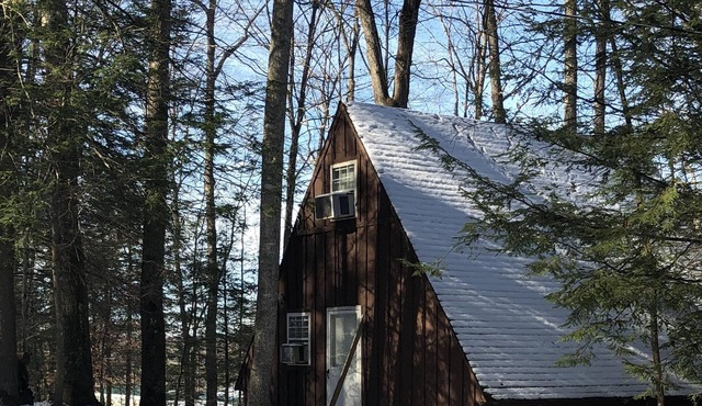 Barefoot Retreat at the Lake - Pet Friendly with Hot Tub