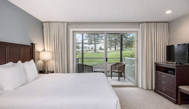 Bayside King Ocean Front Island Views in Eastsound