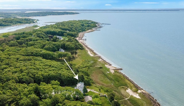 BAYVIEW New! 3BR/3 FB Sandy Beachfront Oasis w/views over Buzzards Bay to Cape!