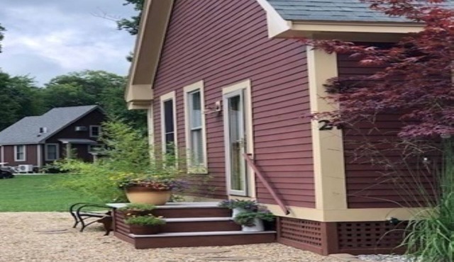 Beach & pond Cottage