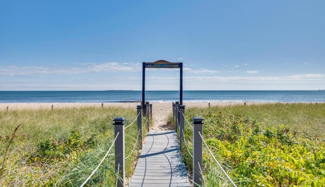 'Beachfront 15' Condo on Old Orchard Beach