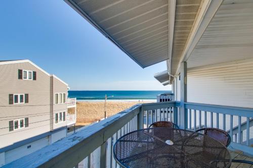 Beachfront Old Orchard Beach Condo w/Balcony