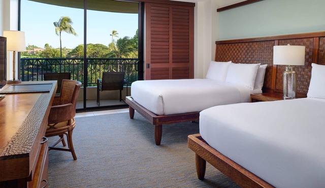 Beachfront Property Just Steps Away from Alii Kahekili Beach, w/Outdoor Pool