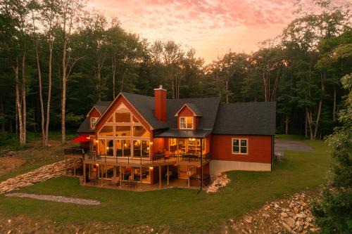 Bear Cliff Lodge