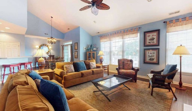 Bear Trap Dunes 2nd floor condo w/basketball court, free WiFi, and shared sauna