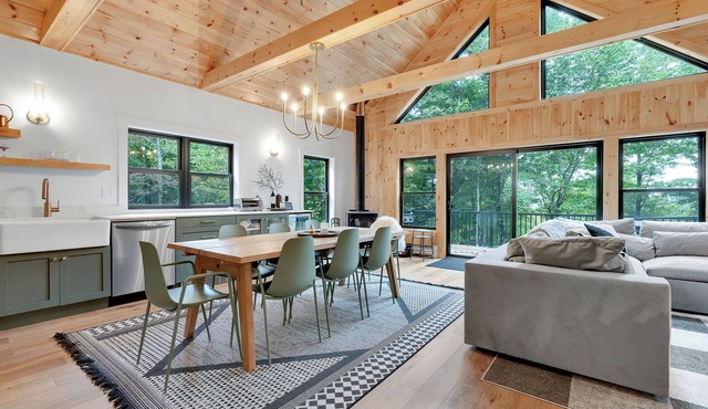 Beautiful, brand new, Mountainside Home on Saddleback Mountain