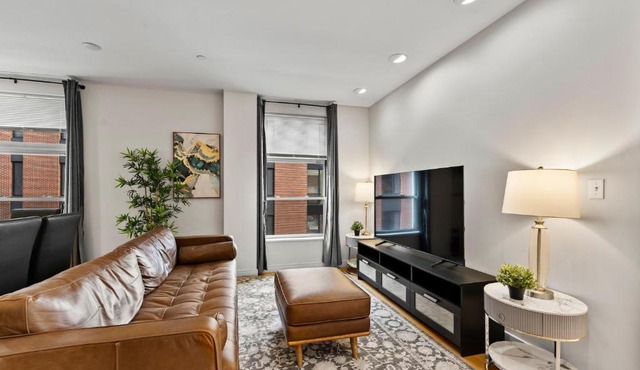 Beautiful 2BR in Southend Boston