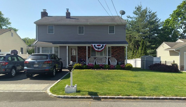 Beautiful 3-bedroom house with WiFi in Huntington