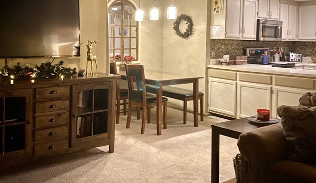 Beautiful 3 BR ski In Trailside condo. Steps away from WaterPark & Ice Rink