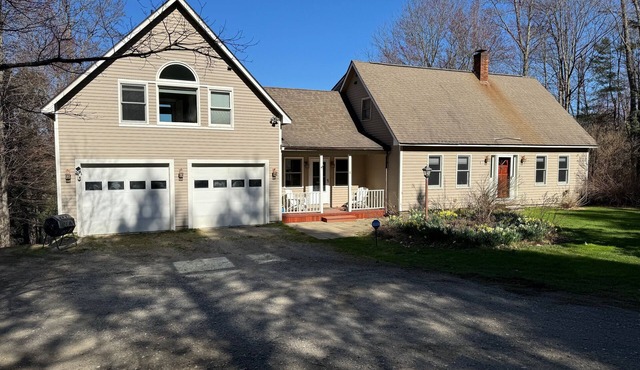 Beautiful 5-Bedroom Upscale Country Home With Home Theater