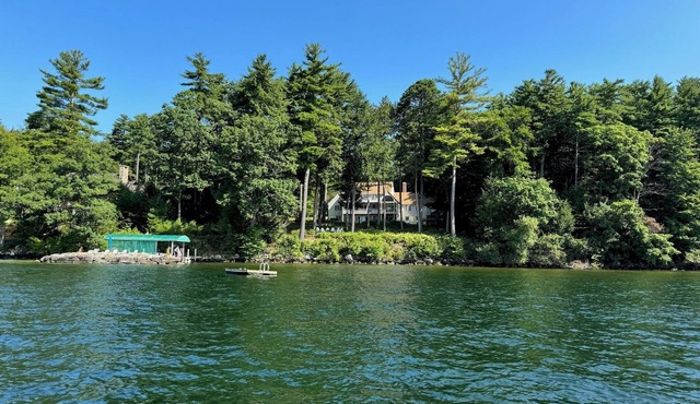 Beautiful 6-bed/5-bath home on Wolfeboro Neck w/beach, SW views, AC & Wolfeboro
