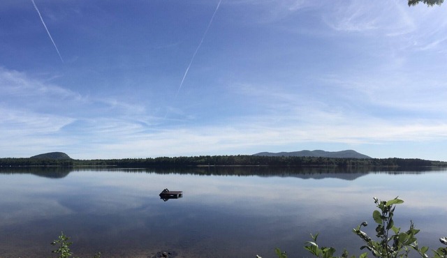 Beautiful 6 bedroom cabin on 1100 acre lake in Fryeburg Maine