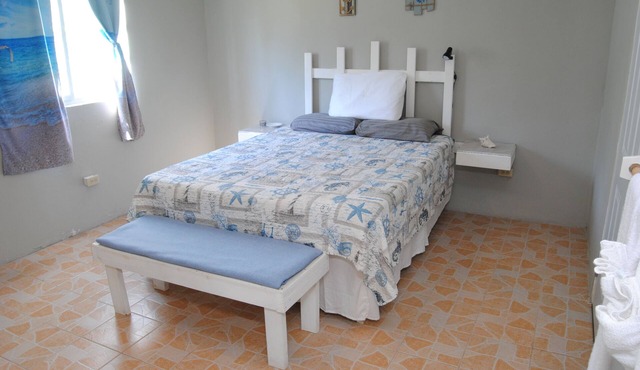 Beautiful 8-bedroom half house with AC in Duncan's Bay Jamaica
