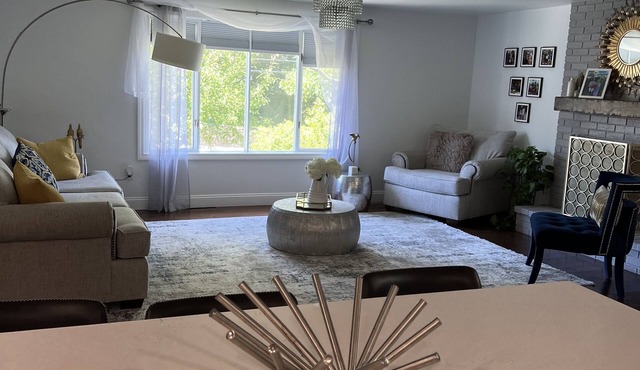 Beautiful and modern 3 Bedroom 2 full BR.