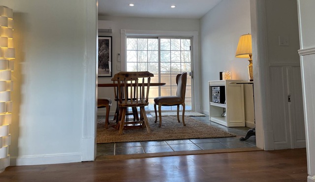 Beautiful, bright private home w fenced yard in Tivoli, NY