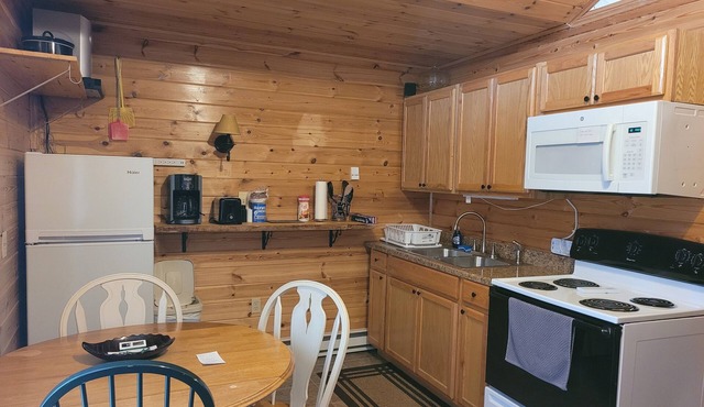 Beautiful Cabin #4 Ski, golf, hunt, snowmobiling, ATV