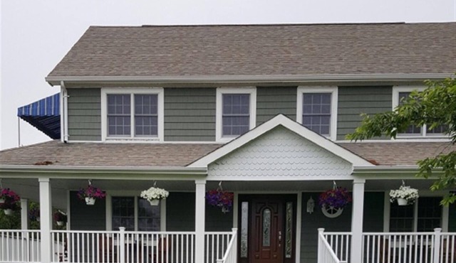 Beautiful Colonial Mint Condition Summer House Walking Distance to Beach
