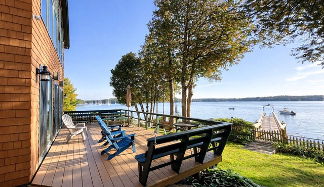 Beautiful Cottage located on the Shore of Quahog Bay - Spacious deck and includes a private dock