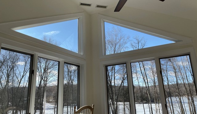 Beautiful, Fun Lakefront Retreat - Perfect for family reunions/ groups