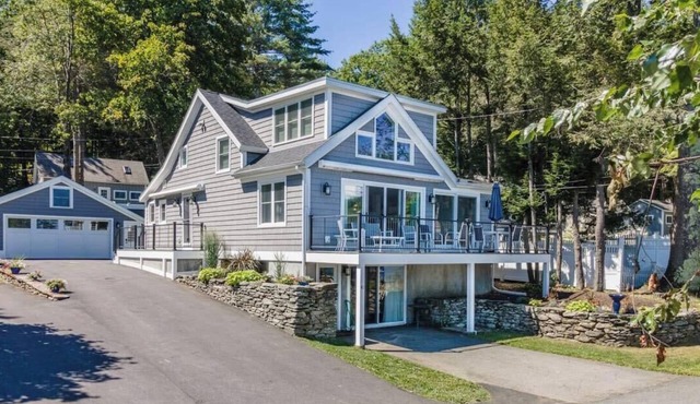 Beautiful Home 30 Feet from the sand at Spofford Lake!