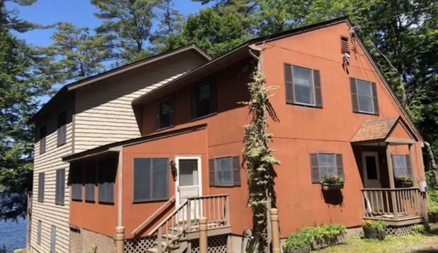 Beautiful Home on Crystal Lake; Perfect for Families & Groups