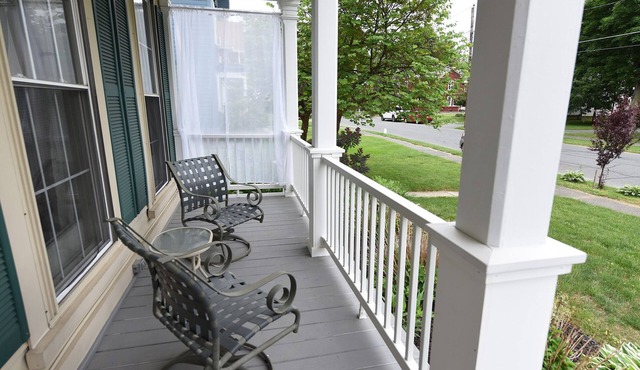 Beautiful impeccably clean in town executive apt. Special weekly & monthly rates