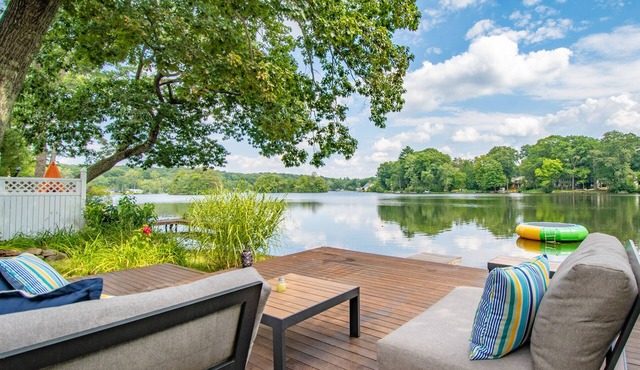 Beautiful lake front home. Amazing view!