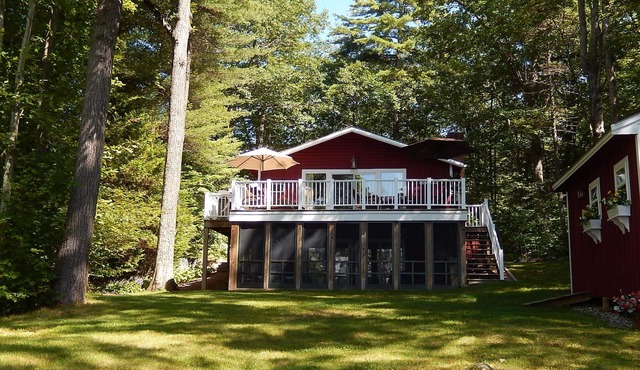 Beautiful Lakefront Escape - Book Your Fall Foliage GetAway!