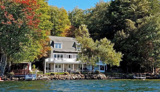 Beautiful lakefront home with breathtaking sunset views