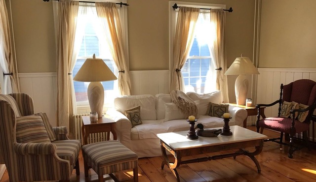 Beautiful Large Ground Floor/ Garden Updated 3 bed/1.5 baths 8 min to Schools
