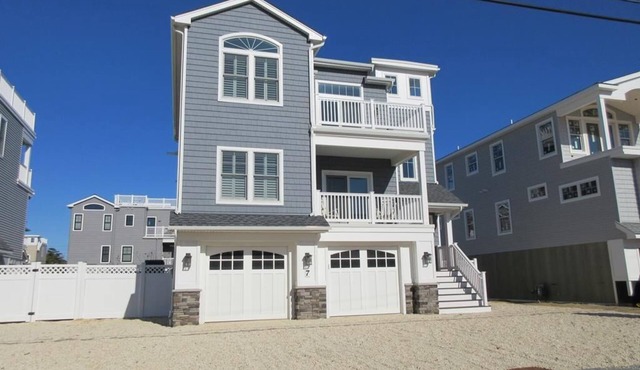 Beautiful new construction 4 bedroom 3.5 bath home in Holgate in Holgate