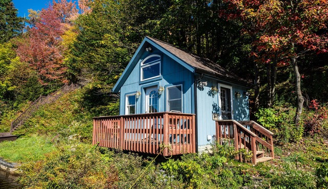 Beautiful Teeny Tiny Cottage On Lake Eden, directly on the water front
