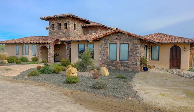 Beautiful Tuscan Vineyard Estate