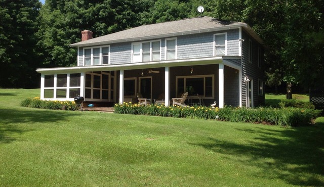 BEAUTIFUL TWIN LAKES RENTAL - Weekly or Seasonal Term Available