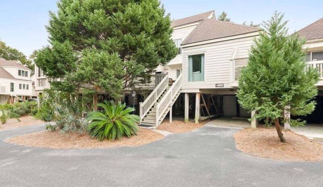 Beautiful Villa! Walk to Beach, Golf, Dining, Pools! Amenity access included! Dog Friendly!