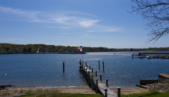 Beautiful Waterfront Home, Beach and Dock