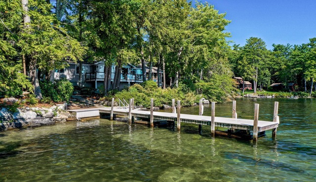 Beautiful Winnipesaukee Views Sleeping 10