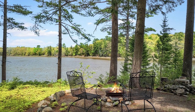 Bent River Guest Quarters - River-view retreat for 2 with kitchen, patio, AC, Wi-Fi