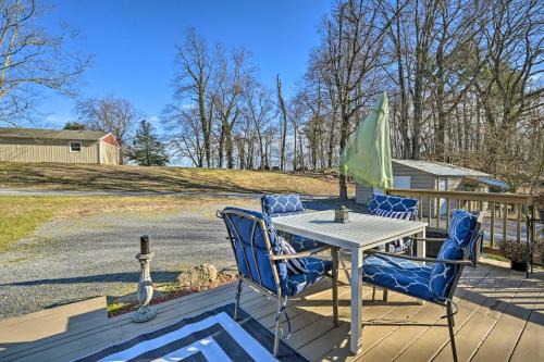 Berkeley Springs Vacation Home w/Fire Pit!