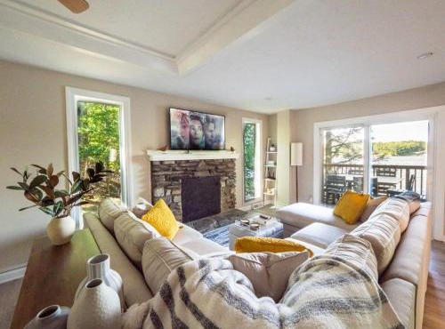 Berkshire Vacation Rentals: Leicester Lake Front Home Come Relax