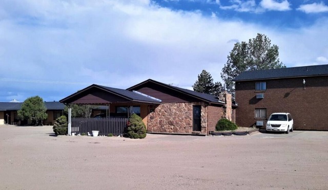 Best Place to Stay in Cheyenne Wells! 4 Great Units, Pets Allowed, Free Parking