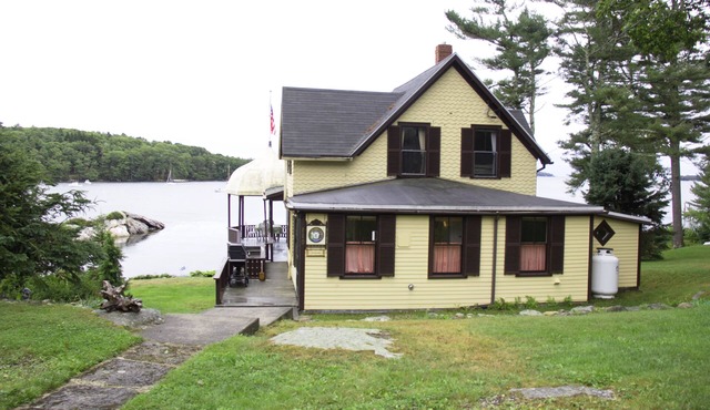 Best view in East Boothbay, Maine - 4 Bedroom Oceanfront Cottage