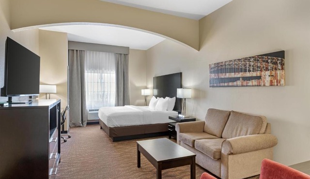Best Western Plus Capital Inn