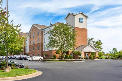 Birch Hill Suites Clarksville-Louisville North