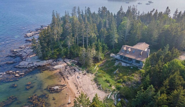Black Point Hideaway - Private Oceanfront Property