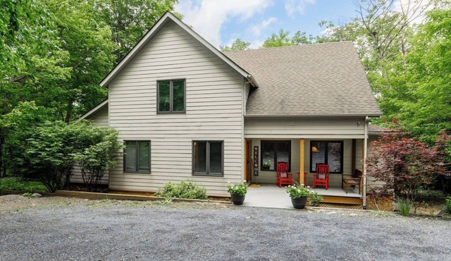 Bluebird Mountain Home: Dog Friendly, No Step Master