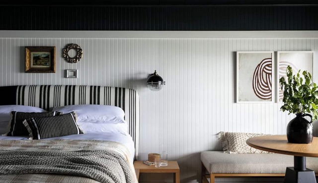Bluebird Ocean Point Inn | Oceanfront King w/Porch | Free Coffee and Tea