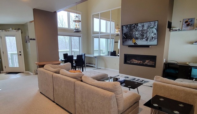 Bolton Valley Resort ski in/out spacious 3 Bedroom Townhome