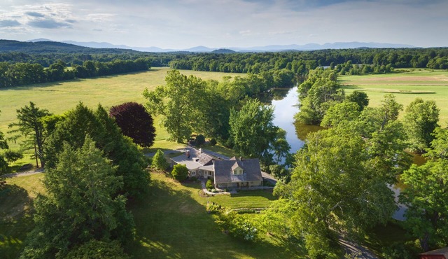Bontecou Farm sited on a bluff overlooking the Wallkill River