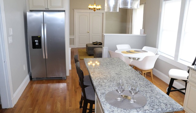 Boston Getaway, Easy City Access: Spacious 5-bedroom
